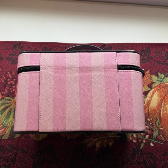 Victoria's Secret Pink and Black Makeup Case - Picture 4 of 7